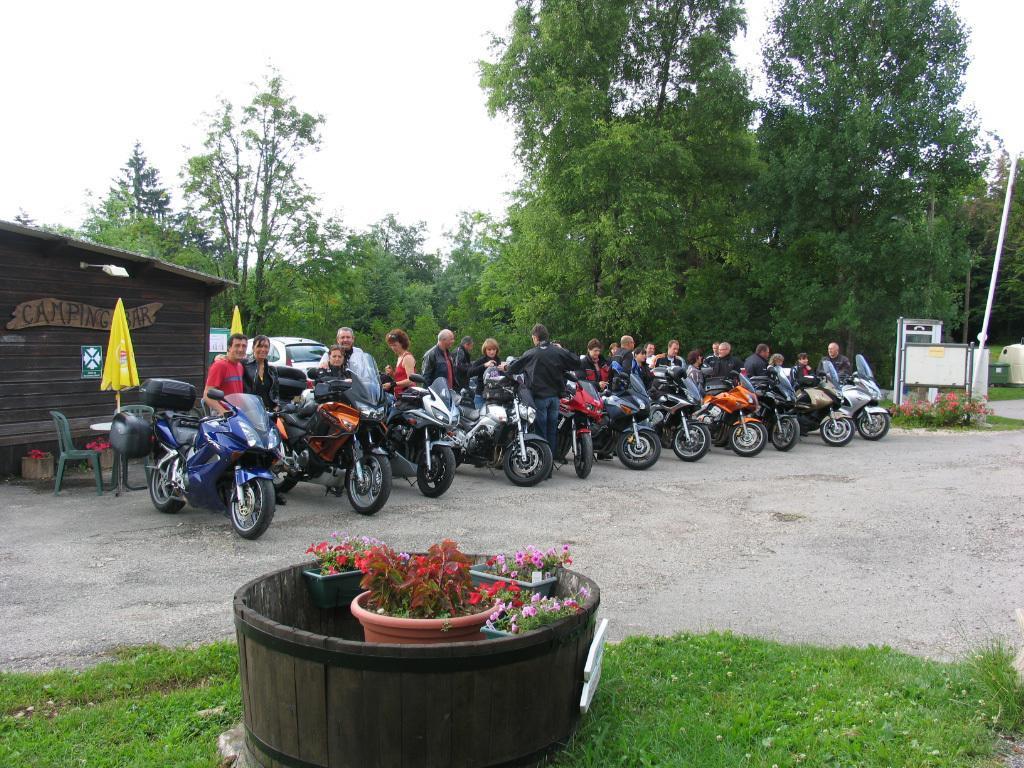 Hotel Team Holiday - Camping Le Balcon de Chartreuse Miribel-les-Échelles Exterior foto